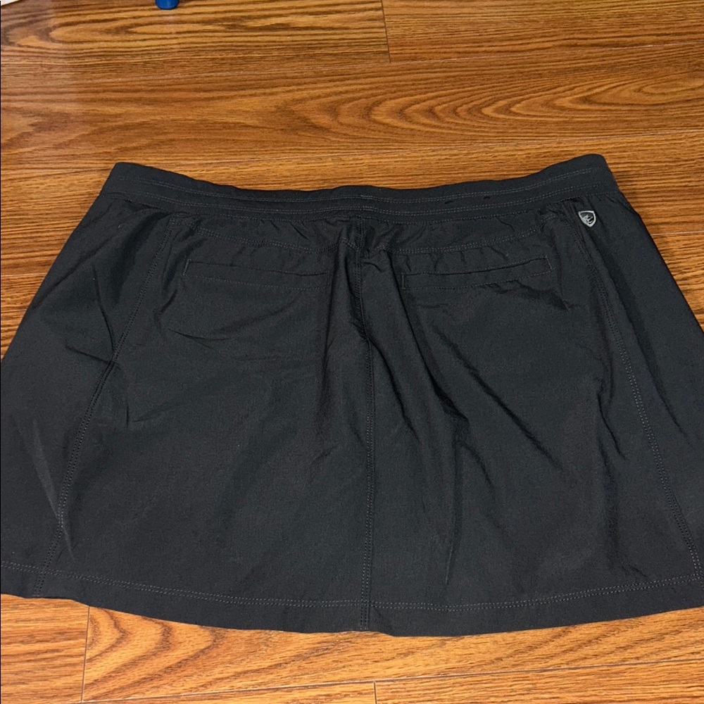 Kuhl FreeFlex Black Athletic Stretch Waisted Zip‎ Pocket Mid Thigh Length SZ L - Picture 5 of 6